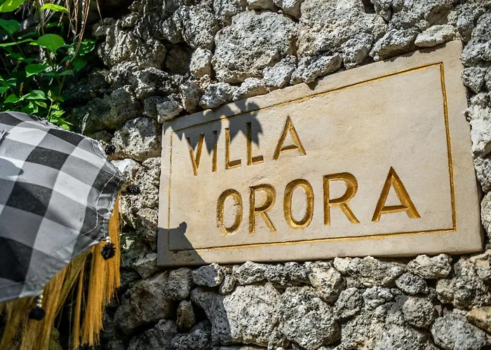 ヴィラ Orora Batu Bolong *